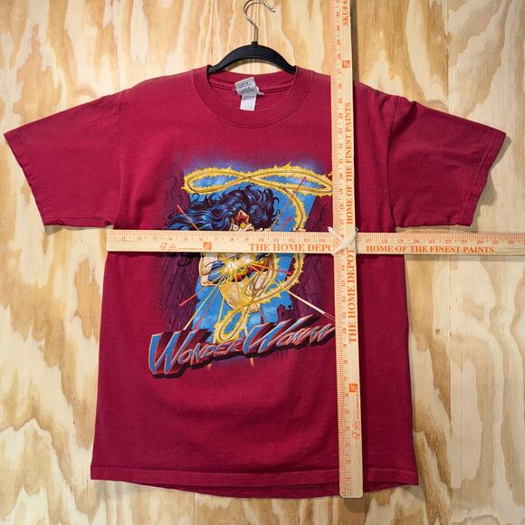 Vintage Y2K wonder woman 1990s six flags superhero t-shirt - Picture 4 of 4